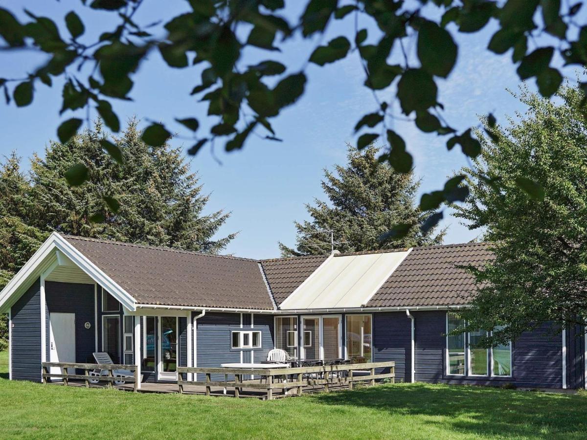 12 Person Holiday Home In Aakirkeby Vester Somarken Extérieur photo